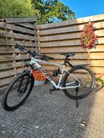 Mountainbike Giant Talon 29 2-GE L Conrete, Fietsen en Brommers, Fietsen | Heren | Sportfietsen en Toerfietsen, Ophalen, Vering