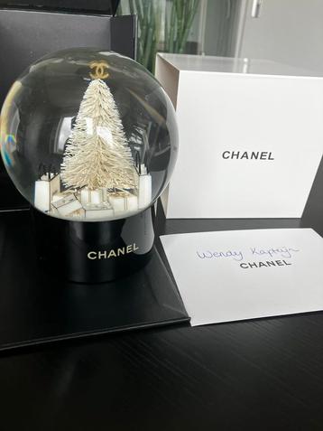 Chanel globe VIP gift kerst christmas sneeuwbal sneeuwbol beschikbaar voor biedingen