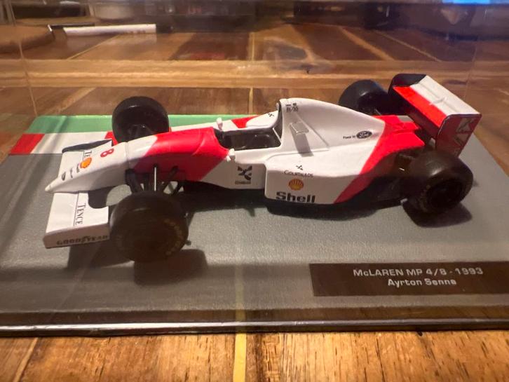 McLaren MP4/8 Ayrton Senna 1993 – schaal 1:43, Hobby en Vrije tijd, Modelauto's | 1:43, Zo goed als nieuw, Auto, Overige merken