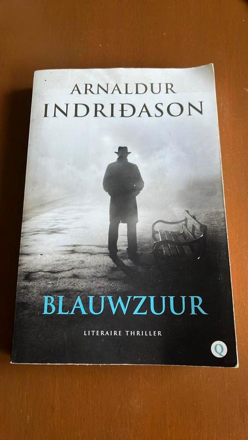 Arnaldur Indridason - Blauwzuur, Boeken, Thrillers, Zo goed als nieuw, Nederland, Ophalen of Verzenden