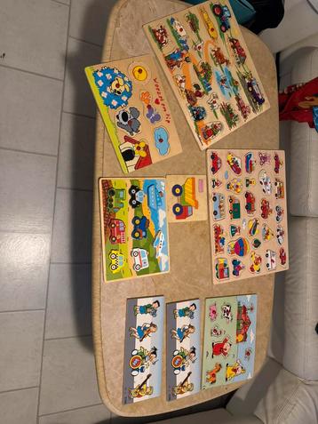 Meerdere houten puzzels beschikbaar voor biedingen