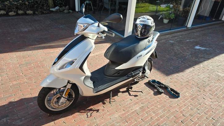 Piaggio Fly 50 4T, Fietsen en Brommers, Scooters | Overige merken, Gebruikt, Benzine, Ophalen