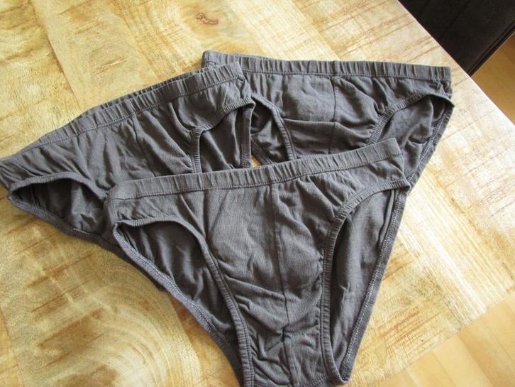 Drie grijze heren slips maat L - draagmaat M, Kleding | Heren, Ondergoed, Slip, Grijs, Ophalen of Verzenden