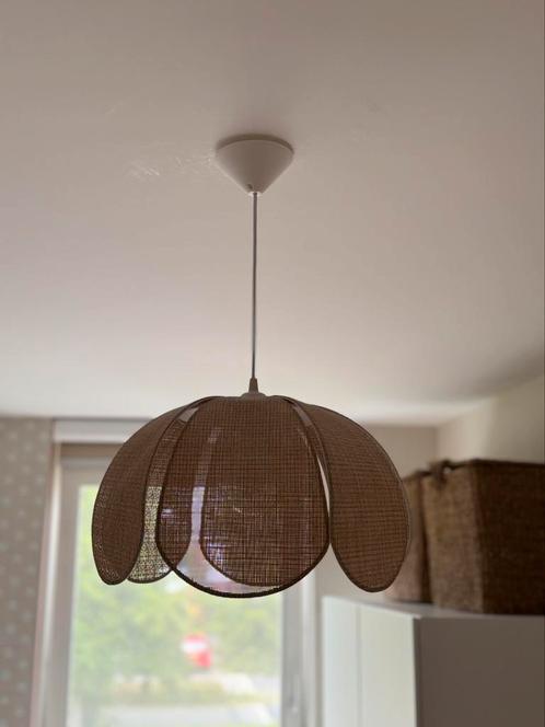 Stijlvolle rotan hanglamp – natuurlijke look, Huis en Inrichting, Lampen | Hanglampen, Zo goed als nieuw, Minder dan 50 cm, Kunststof