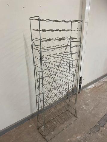 Brocante wijnrek beschikbaar voor biedingen