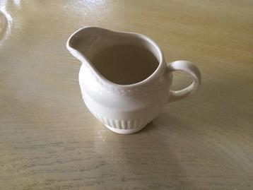 Wedgwood Edme melkkannetje  ca 10cm hoog ongebruikt  beschikbaar voor biedingen