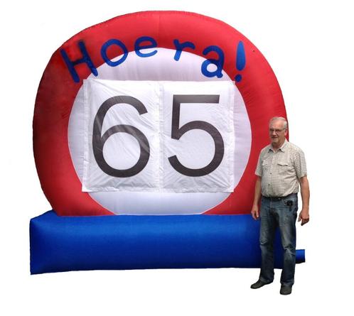 Leeftijd verkeersbord. (Te Huur), Hobby en Vrije tijd, Feestartikelen | Verhuur, Nieuw, Verjaardag, Ophalen of Verzenden