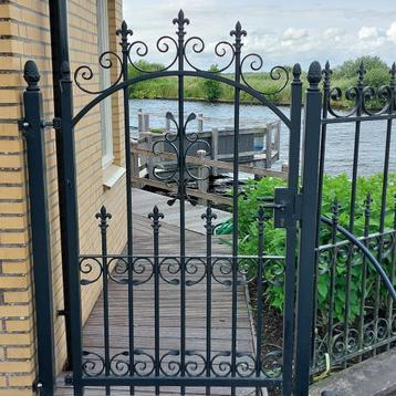 Hekwerk tuin poort tuinafscheiding looppoort tuinhek sierhek beschikbaar voor biedingen
