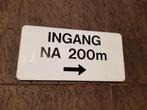 Richtingbord 200m met pijl naar rechts, Ophalen