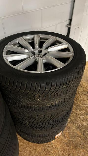 Volvo XC90 velgen met winterbanden beschikbaar voor biedingen