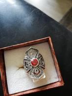 Nieuwe zilveren grote ring rode steen gemerkt zilver zie adv, Sieraden, Tassen en Uiterlijk, Ringen, Verzenden, Nieuw, 17 tot 18