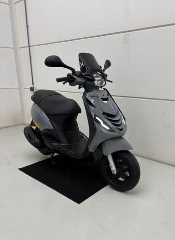 Piaggio Zip E4 | Nardo Grey | 8307KM | beschikbaar voor biedingen