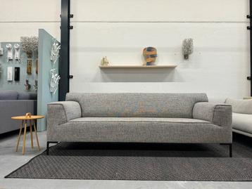 Nieuw Design on Stock Bloq Bank 3 Zits Stanton Brown White beschikbaar voor biedingen