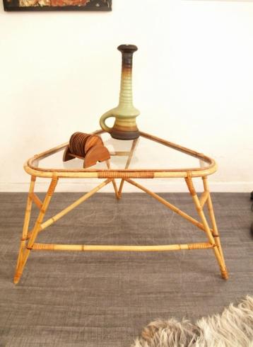 Vintage jaren 60 rotan design salon bijzettafeltje sixties beschikbaar voor biedingen