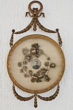 TOP* Victoriaans rouwwerk haarwerk in vergulde bronzen lijst, Antiek en Kunst, Ophalen of Verzenden