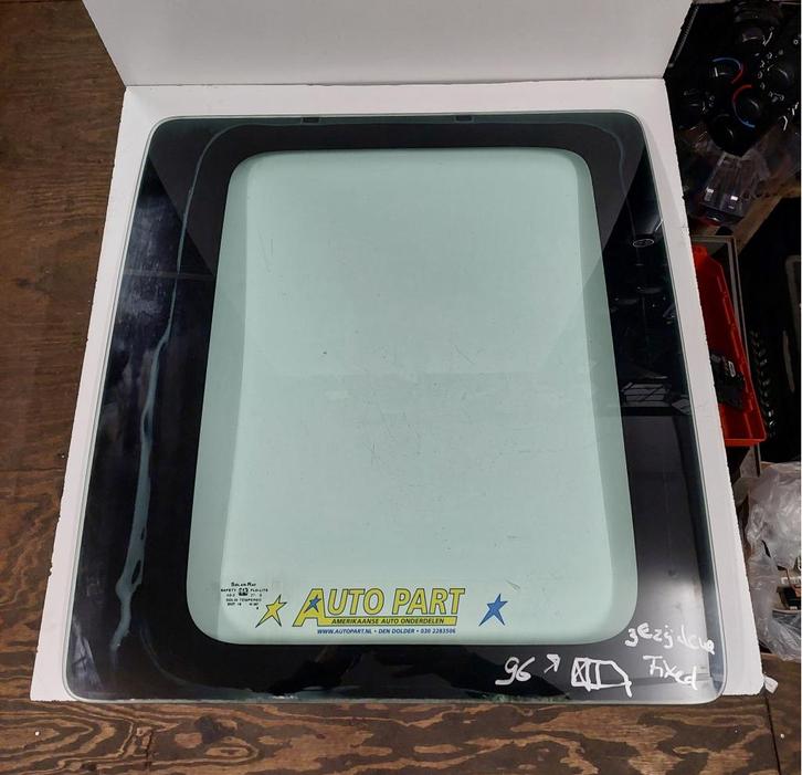 Chevrolet Express achterste portierruit 1996-2002, Auto-onderdelen, Ruiten en Toebehoren, Amerikaanse onderdelen, Chevrolet, Gebruikt