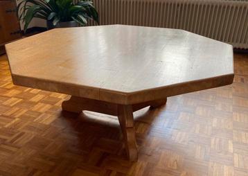 Robuuste salontafel (vol eiken) beschikbaar voor biedingen