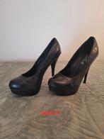 Zwarte pumps in slangenprint. Maat 37., Kleding | Dames, Schoenen, Pumps, Zwart, Ophalen of Verzenden, Gedragen
