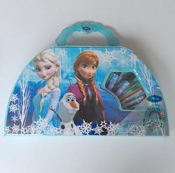 Frozen tekendoos compleet (stiften, potloden, verf etc.) beschikbaar voor biedingen