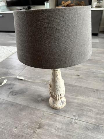 Staande schemerlamp beschikbaar voor biedingen