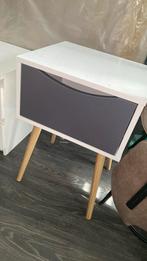 Nachtkastje, Minder dan 45 cm, Zo goed als nieuw, Hout, 55 tot 70 cm