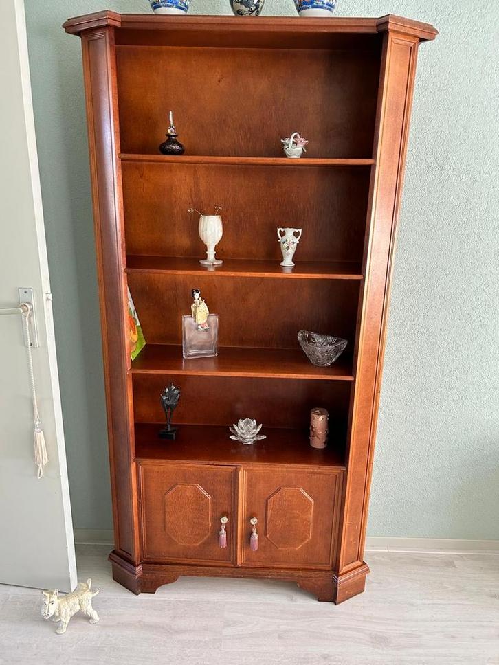 Houten boekenkast met deuren, Huis en Inrichting, Kasten | Boekenkasten, Gebruikt, 50 tot 100 cm, 150 tot 200 cm, 25 tot 50 cm