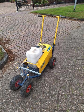 Lijnvast markeringswagen strepen trekker elekto motor beschikbaar voor biedingen