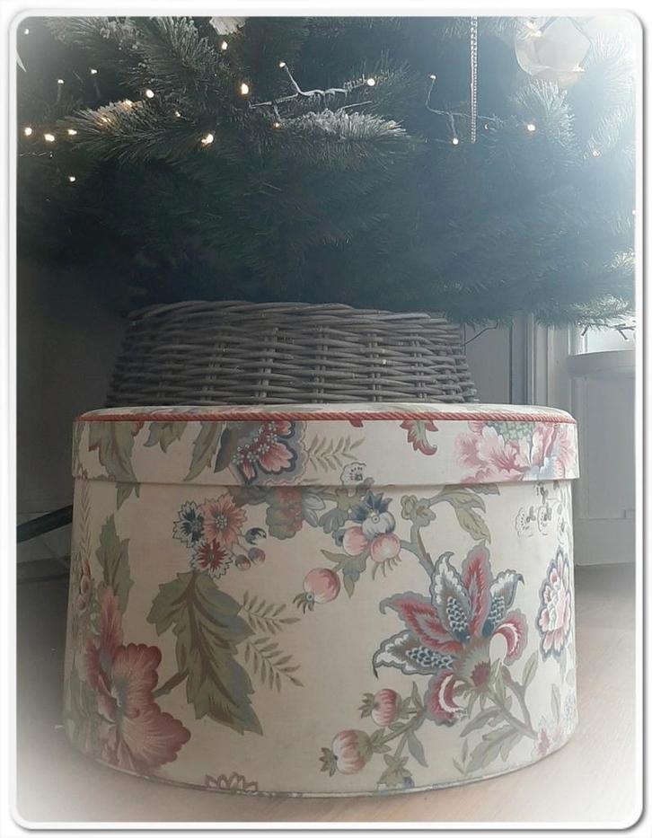 Grote Franse Oude Ronde Stoffen Doos & Oude Poppen, Antiek en Kunst, Curiosa en Brocante, Ophalen of Verzenden