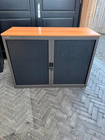 Archiefkast beschikbaar voor biedingen