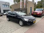 Volvo S60 1.6 T3 Kinetic 1e Eigenaar! Trekhaak Airco NAP APK, Auto's, Voorwielaandrijving, 15 km/l, Gebruikt, 4 cilinders