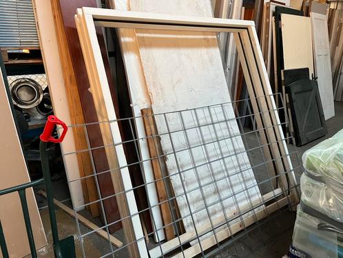 Houten kozijnen, Doe-het-zelf en Verbouw, Kozijnen en Schuifpuien, Zo goed als nieuw, Raamkozijn, Hout, Ophalen