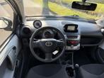 Toyota Aygo 1.0-12V Dynamic | navi | airco | 5 drs |, Auto's, Toyota, Euro 5, Gebruikt, 4 stoelen, Bedrijf