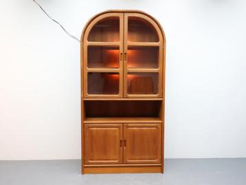Vintage vitrinekast | Dyrlund | Boogkast | Deens design beschikbaar voor biedingen
