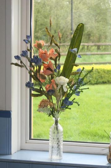 Zijden kunstbloemen boeket 90 cm zalm oranje blauw wit groen