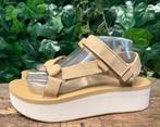 Nieuwe prachtige sandalen van teva maat 41, Teva, Beige, Nieuw, Teva