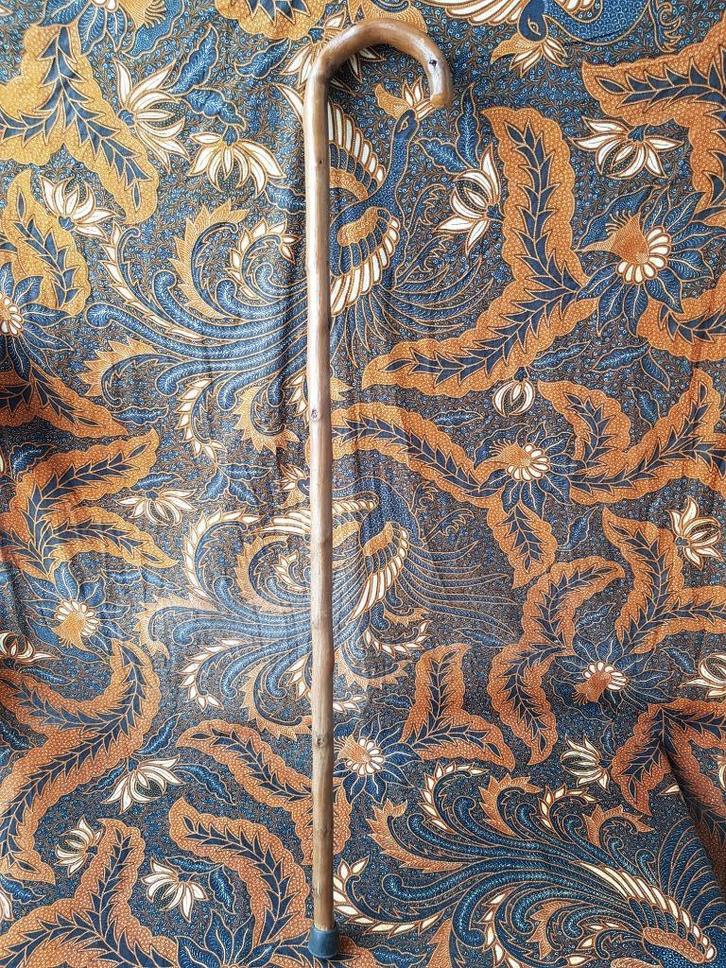 Mooie antieke klassieke Engelse wandelstok van vruchtenhout, Antiek en Kunst, Antiek | Woonaccessoires, Ophalen of Verzenden