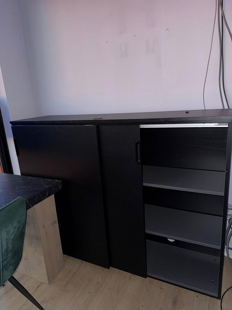Twee prachtige vitrinekasten – stijlvol & in topstaat, Zakelijke goederen, Kantoor en Winkelinrichting | Winkel en Inventaris