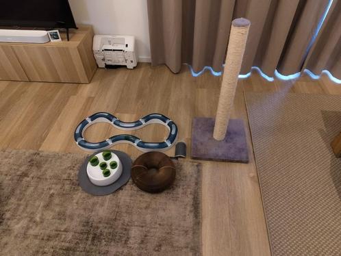 Cat toys & scratching post, Dieren en Toebehoren, Kattenspeelgoed, Gebruikt, Overig speelgoed, Ophalen