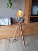 Vloerlamp - Houten statief poot met metalen kopsstuk, Ophalen, Metaal, 100 tot 150 cm