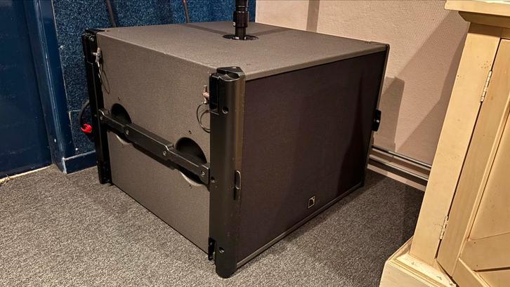 L-acoustics SB18, Muziek en Instrumenten, Versterkers | Keyboard, Monitor en PA, Zo goed als nieuw, 1000 watt of meer, Ophalen