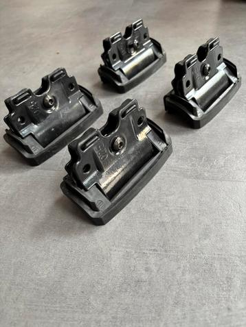 Thule kit 4024 Ford beschikbaar voor biedingen
