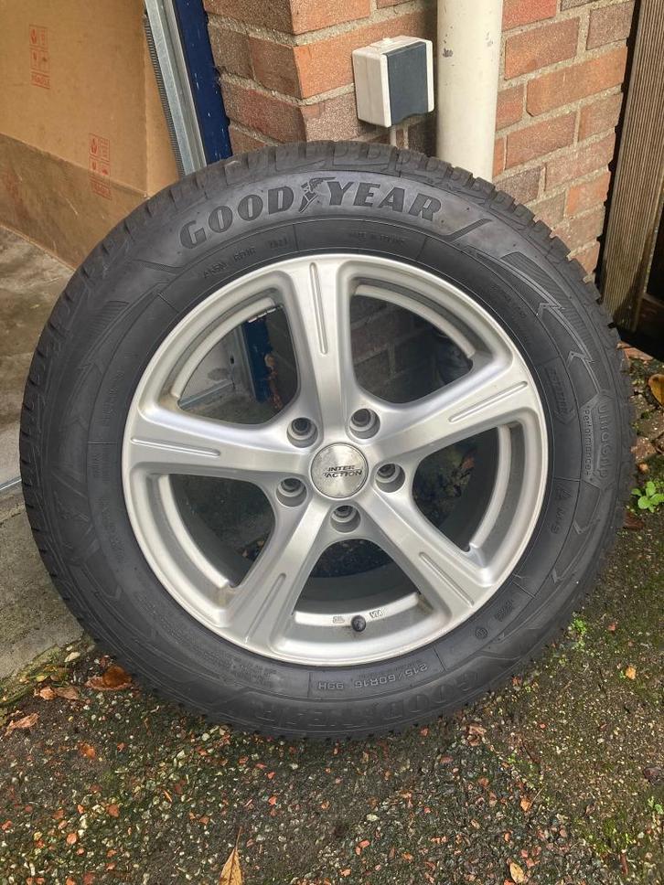 Goodyear - 4 Winterbanden op 16 inch velg - VW Skoda Audi, Auto-onderdelen, Banden en Velgen, Band(en), Winterbanden, 16 inch