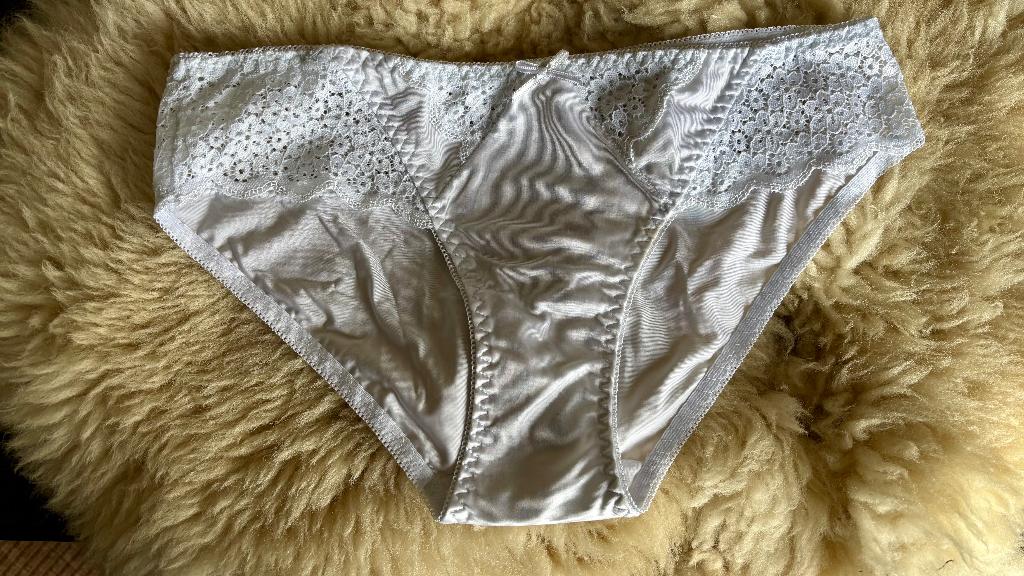 Wit satijnen kanten slipje - M/L, Verzenden, Wit, Slip