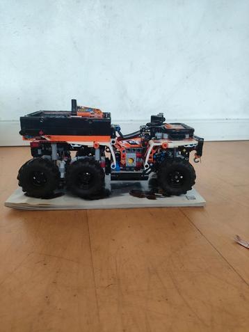 Lego technic terreinwagen 42139 beschikbaar voor biedingen