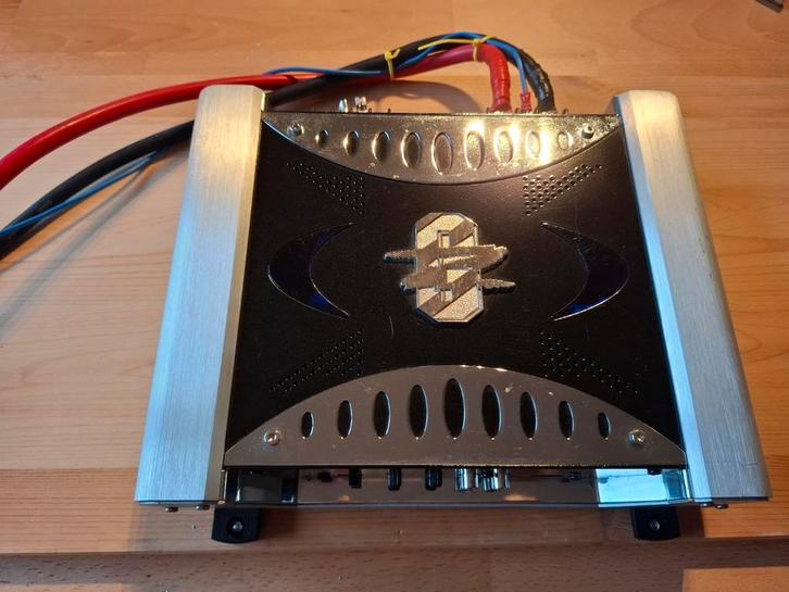 Te koop: legendarische Ground Zero GZTA-2000T versterker, Auto diversen, Autospeakers, Zo goed als nieuw, Ophalen