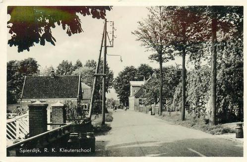 (304-225-037) Spierdijk RK Kleuterschool, Verzamelen, Ansichtkaarten | Nederland, Noord-Holland, Verzenden
