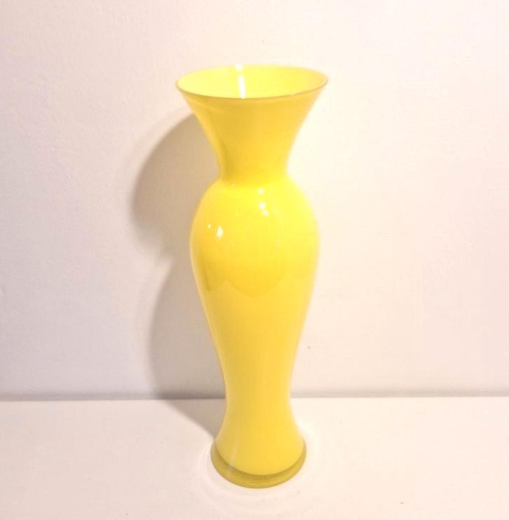 Xxl grote vintage vaas knal gele glazen vaas, Huis en Inrichting, Woonaccessoires | Vazen, Gebruikt, Geel, Minder dan 50 cm, Glas
