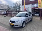 Skoda Roomster 1.4 16V 63KW Style, Auto's, Skoda, 47 €/maand, Origineel Nederlands, Te koop, Zilver of Grijs