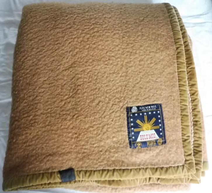 Prachtige wollen Sole Mio deken 220 x 240 cm wol, Huis en Inrichting, Slaapkamer | Beddengoed, Zo goed als nieuw, Deken of Dekbed