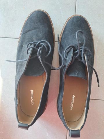 Te koop zwarte dames veterschoenen maat 40. beschikbaar voor biedingen